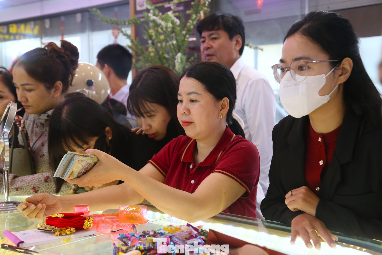 Vàng mini, vàng hạt đậu gây sốt ngày Vía Thần tài