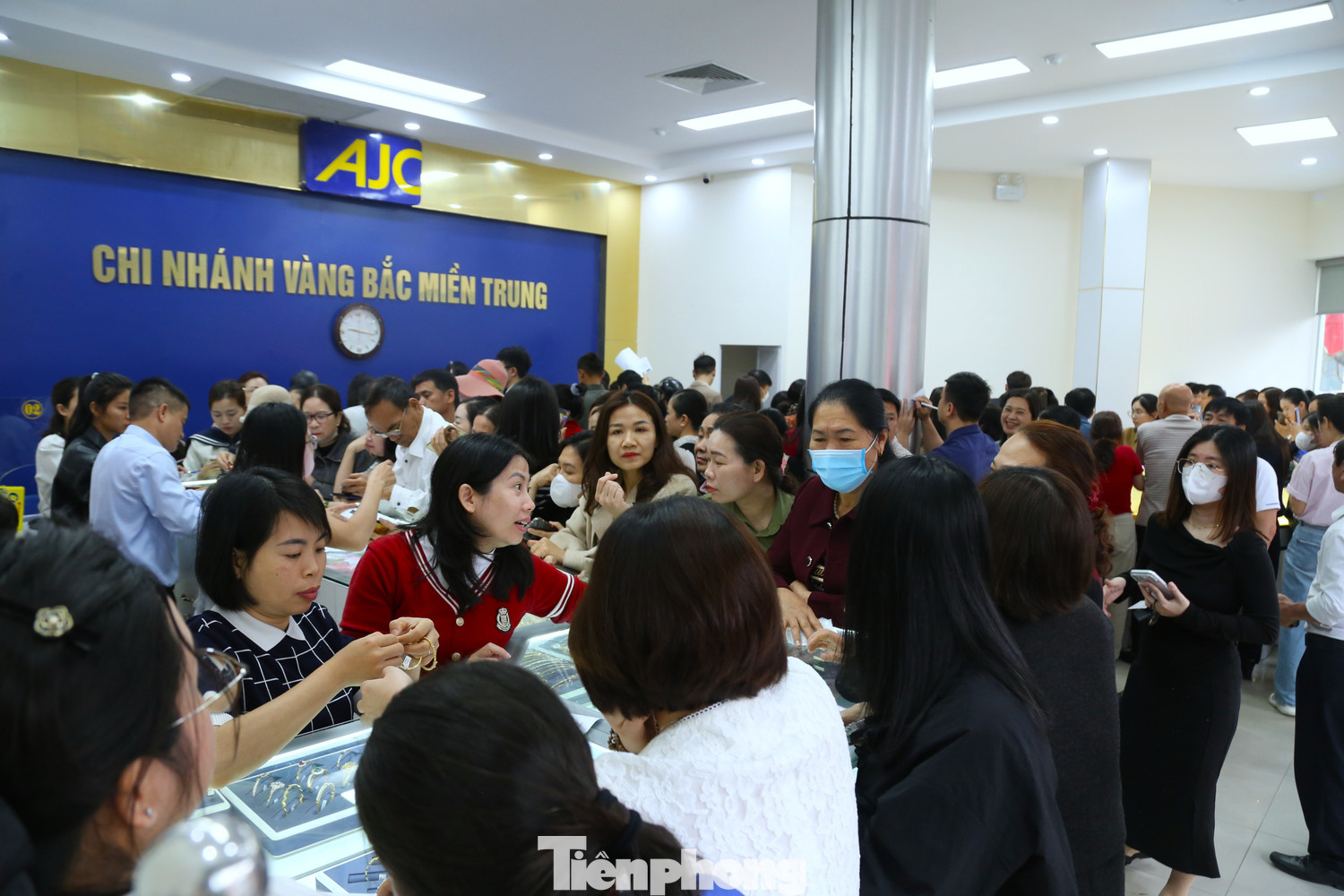 Vàng mini, vàng hạt đậu gây sốt ngày Vía Thần tài