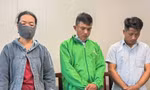 Khởi tố 3 người đổ hàng trăm tấn chất thải rắn ra môi trường