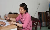 Bảo mẫu ném bé 14 tháng tuổi xuống nền gạch, gây chấn thương sọ não