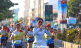 Những ‘bóng hồng’ trên đường chạy Tiền Phong Marathon 2026