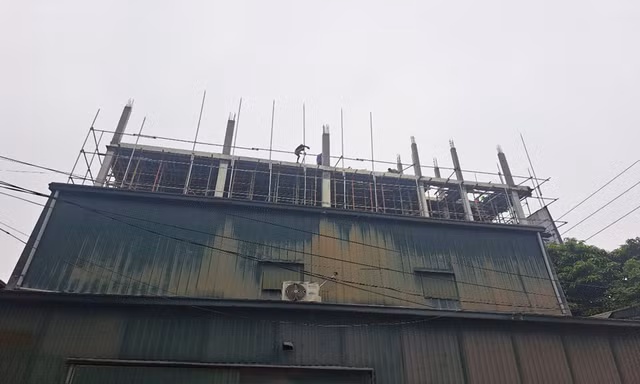 Chủ tịch Hà Nội chỉ đạo xử lý biệt thự, nhà tầng trái phép trong cụm công nghiệp
