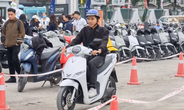 Hà Nội sẽ chi tiền hỗ trợ đổi xe xăng: Tối đa 5 triệu, ưu tiên người ở từ 2 năm