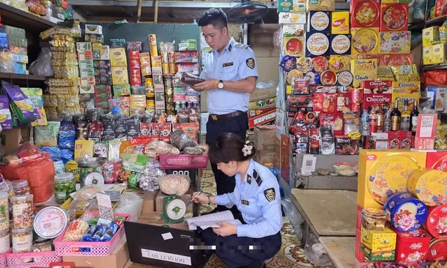 Phát hiện 1.440 bánh trung thu nhập lậu 