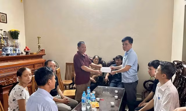 Chủ tịch Hà Nội: Tạo mọi điều kiện, hỗ trợ tốt nhất các gia đình bị nạn trong vụ chìm tàu