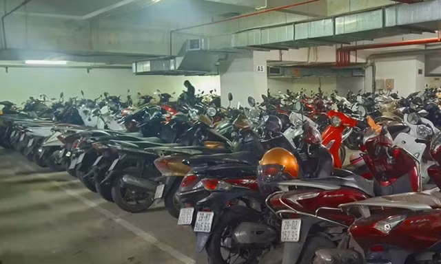 Sau HH Linh Đàm, thêm chung cư ngừng trông giữ xe điện 