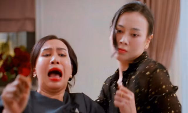 Diễn viên Trúc Mai: ‘Sau cảnh xô xát với Phương Oanh, có khán giả đòi tát tôi’