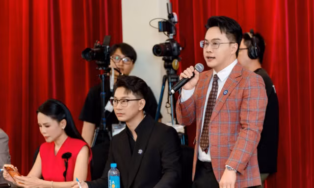 Đưa thử thách áp lực đồng trang lứa vào cuộc thi MC