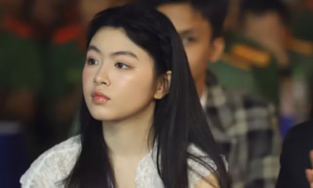 Hoa hậu, nghệ sĩ lan tỏa khoảnh khắc Tổ quốc bình yên