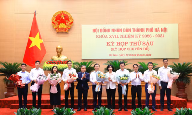 Hà Nội miễn nhiệm ủy viên UBND thành phố với 11 lãnh đạo sở, ngành
