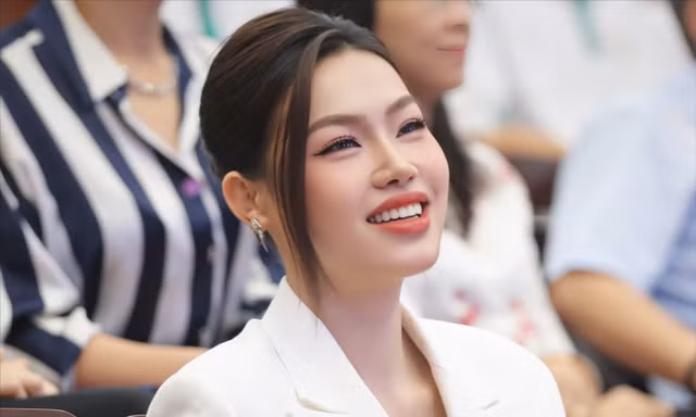 Cẩm Ly: 'Tôi ngỡ ngàng vì video AI lừa đảo quá tinh vi'