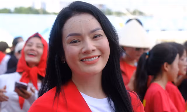 NSƯT Tân Nhàn, Tùng Dương đội nắng tập luyện ở sân Mỹ Đình 