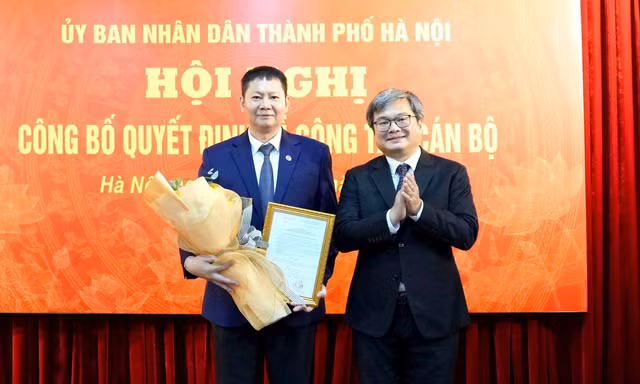 Công bố quyết định của Chủ tịch UBND thành phố Hà Nội về công tác cán bộ