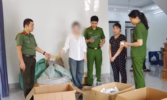 Mua viên nén đông y trôi nổi về dán nhãn 'lương y' để tiêu thụ 