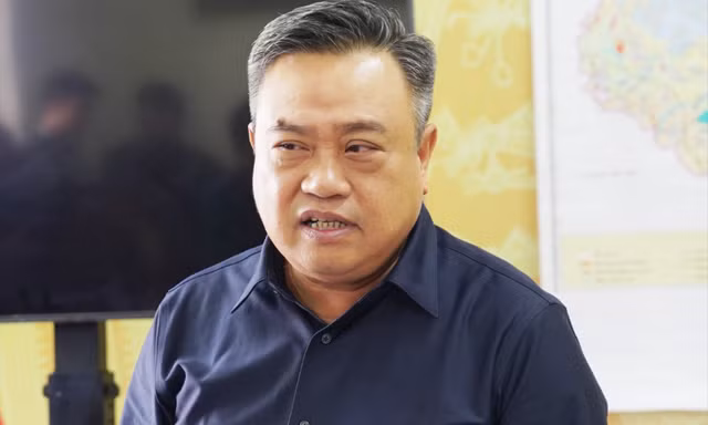 Chủ tịch Hà Nội kiểm tra vùng ngập, cho phép chỉ định thầu công trình chống lũ lụt cấp bách