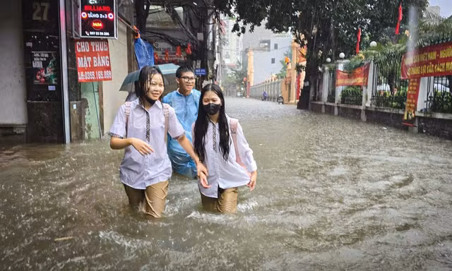 Chủ tịch Hà Nội giao Giám đốc Sở Giáo dục đảm bảo tuyệt đối an toàn cho học sinh 
