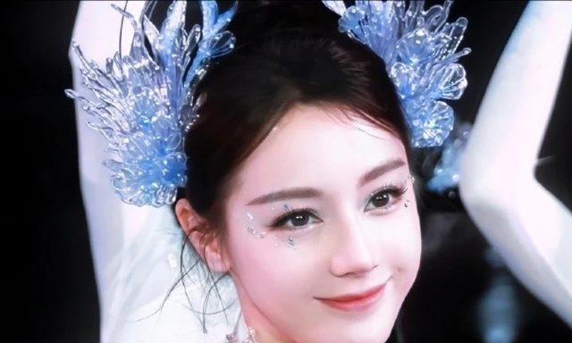 Màn múa tiên cá gây sốt đêm Giao thừa 