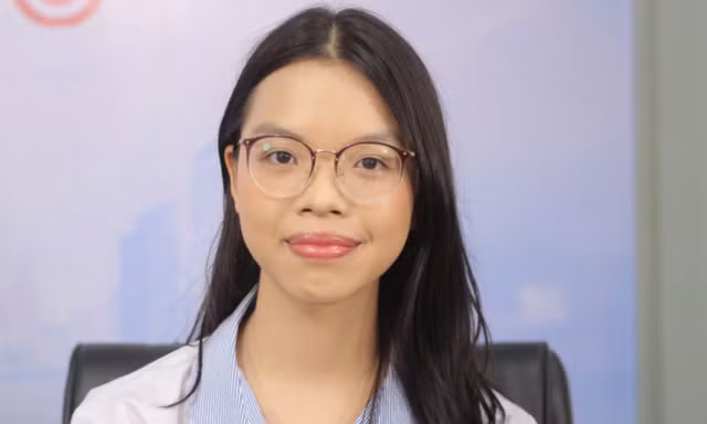 Đang giao lưu cùng nữ thủ khoa toàn quốc giành trọn ba điểm 10 kỳ thi THPT 2026