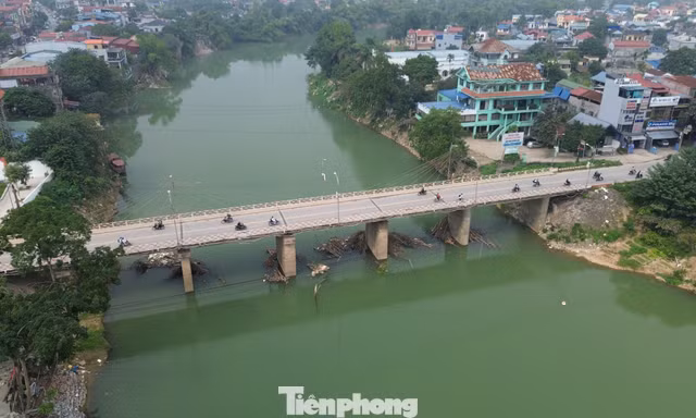 Cận cảnh cầu Gia Bẩy trước khi được xây mới 
