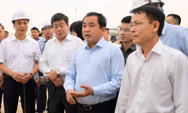 Kiểm tra thực địa, Bí thư Hà Nội chốt tiến độ hàng loạt dự án trọng điểm