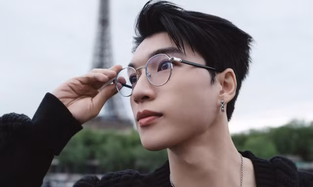 Hieuthuhai toan tính điều gì?