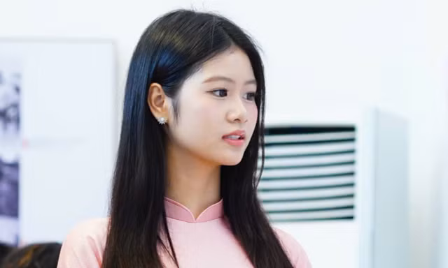 Người đẹp Thùy Dương, Phương Linh tham dự triển lãm 51 năm - Bản hùng ca thống nhất