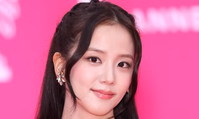 Jisoo (BlackPink) đẹp rạng rỡ 