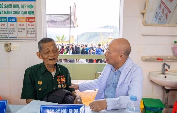 Longevity Medical System đồng hành cùng chương trình 'Tết ấm vùng cao 2026' tại xã Yên Hòa, tỉnh Nghệ An