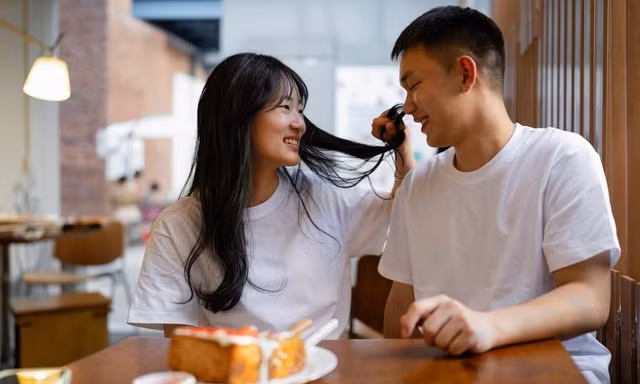 Tranh cãi xu hướng mai mối tình cũ cho người lạ ở Trung Quốc