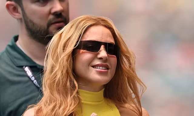 Thuyết âm mưu về Shakira tại World Cup