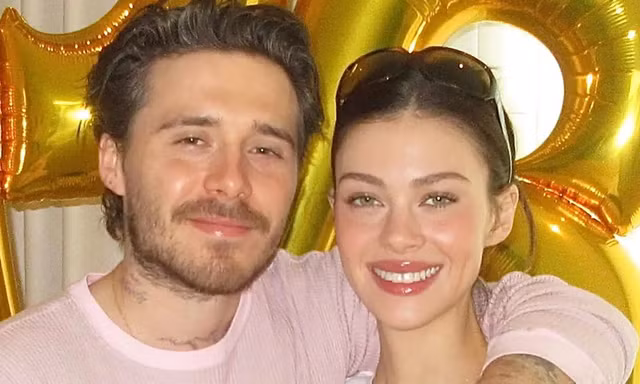 Brooklyn Beckham chỉ trích cha mẹ giả tạo