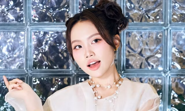 Về ngoại hình Phương Mỹ Chi