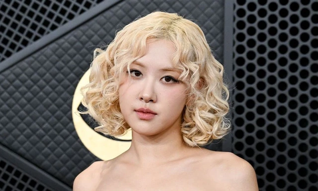 Rosé (BlackPink) trắng tay