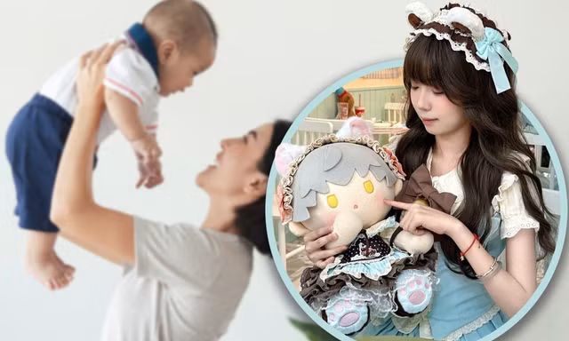 Gen Z Trung Quốc nuôi búp bê như con gây tranh cãi