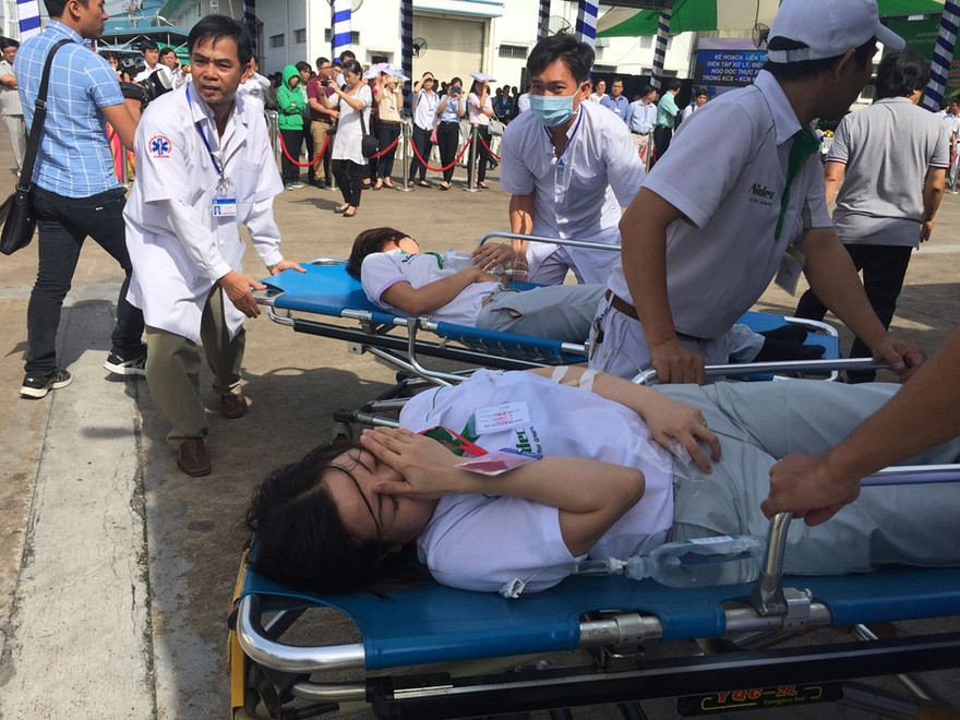 Thực hiện chỉ đạo của UBND TP, ngày 3/11, Ban Quản lý An toàn thực phẩm chủ trì phối hợp với Sở Y tế thành phố và các đơn vị liên quan tổ chức diễn tập xử lý, điều tra ngộ độc thực phẩm tập thể quy mô 200 người tại Công ty trách nhiệm hữu hạn Nidec Tosok 