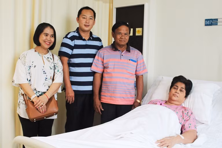 Nhập viện vì đau lưng, bệnh nhân Campuchia suýt chết vì bệnh lý cơ tim