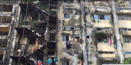 Người Sài Gòn sống trong chung cư “răng rụng”