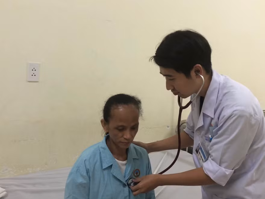 Đổ mồ hôi, hay hồi hộp…người phụ nữ ngoại quốc suýt chết vì căn bệnh này