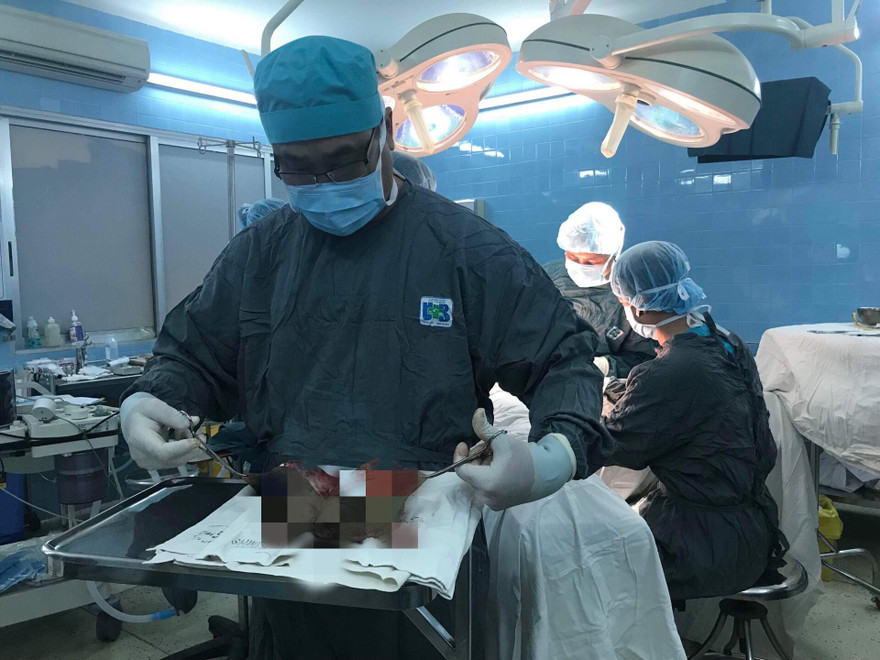 Phẫu thuật thành công khối u nặng đến 3 kg 