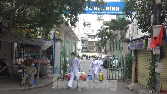 Một người có nguy cơ nhiễm Covid-19,TPHCM ráo riết tìm hành khách bay cùng