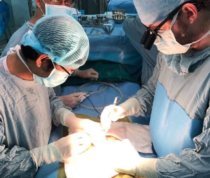 Ca ghép gan 15 tiếng từ ông nội cho cháu sơ sinh