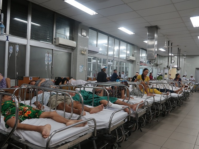 Bệnh nhân chết sau 4 giờ nằm chờ cấp cứu do bác sĩ thiếu kinh nghiệm?