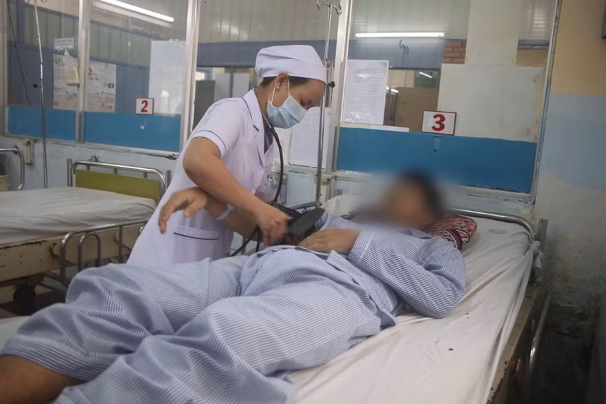 Can thiệp mạch cứu sống bệnh nhân suýt chết vì sốt xuất huyết