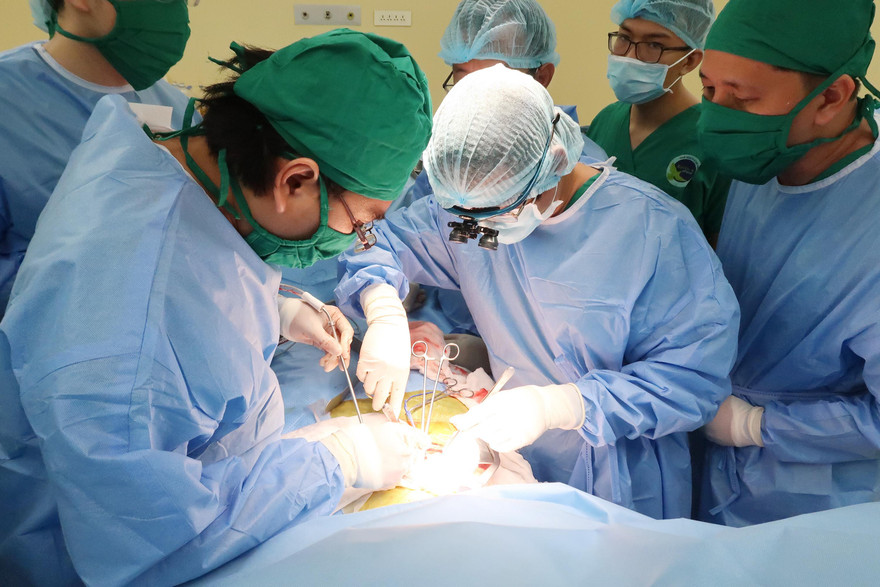 Cảm động em trai hiến thận cứu chị thoát khỏi tử thần