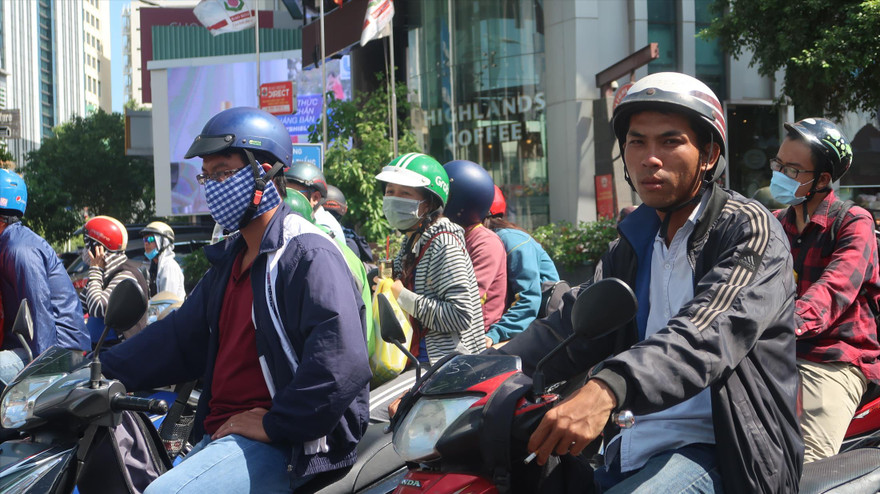 TPHCM: Tia cực tím chạm ngưỡng nguy hiểm, cần làm gì để bảo vệ da?