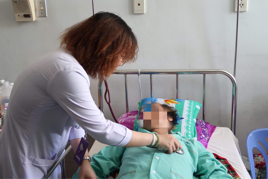 Ngưng tim hơn một giờ, nam dược sĩ được cứu sống ngoạn mục