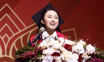 Nữ sinh đại diện hàng ngàn sinh viên FTU phát biểu tốt nghiệp có thành tích 'khủng' thế nào?