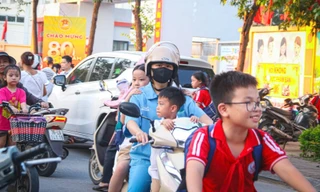 Miễn học phí và hỗ trợ bữa ăn bán trú cho học sinh tiểu học được đánh giá là chính sách nhân văn, giúp giảm áp lực tài chính cho nhiều gia đình nuôi con nhỏ ở Hà NộiẢnh: Phùng Linh