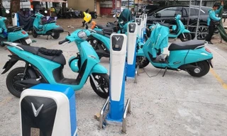 Đề xuất giá bán điện đối với nhà hàng, quán cà phê lắp trạm sạc xe 