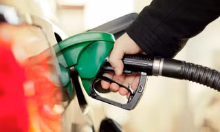 Chi mạnh Quỹ bình ổn giá để giữ giá xăng, đề xuất bổ sung thêm nguồn dự phòng